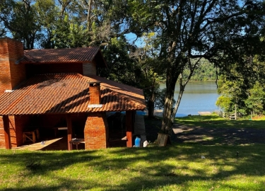 Chácara mobiliada as margens da Barragem - Cerro Negro